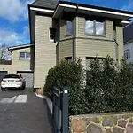 Summergreen Apartment