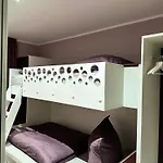 Summergreen Apartment