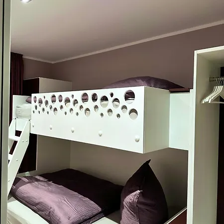 Summergreen Apartment