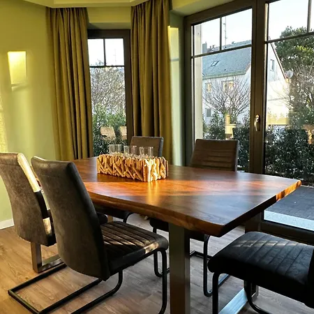 Summergreen Apartment
