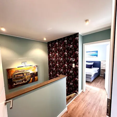 Summergreen Apartment